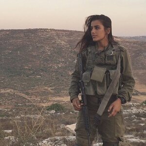 Women-in-israel-defense-forces-idf-military-girls_40.jpg